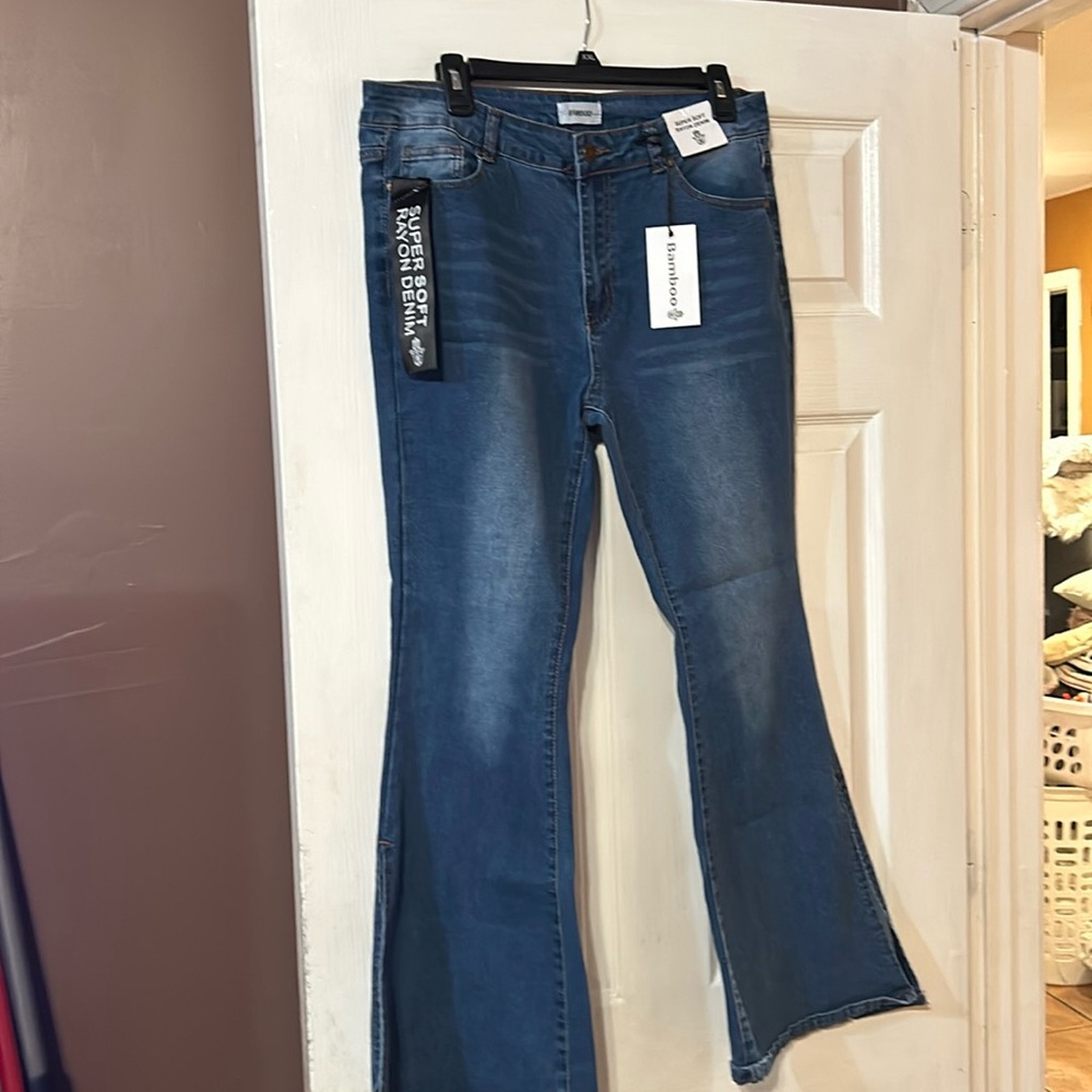 BAMBOO Women’s Flare Jeans in Dark Blue Wash